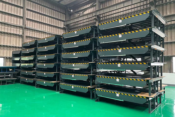 8 mm Kalınlık Dış Endüstriyel Dock Levelers 25000-40000LBS Kapasite